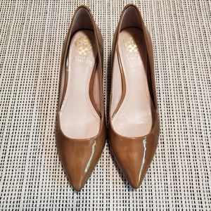 Vince Camuto patent tan heels sz 8